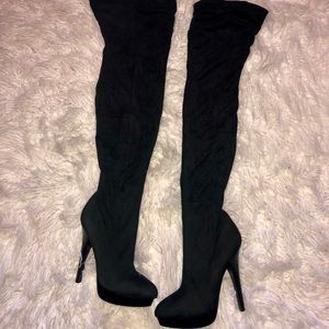 Thigh high boots/ AWESOME CONDITION.